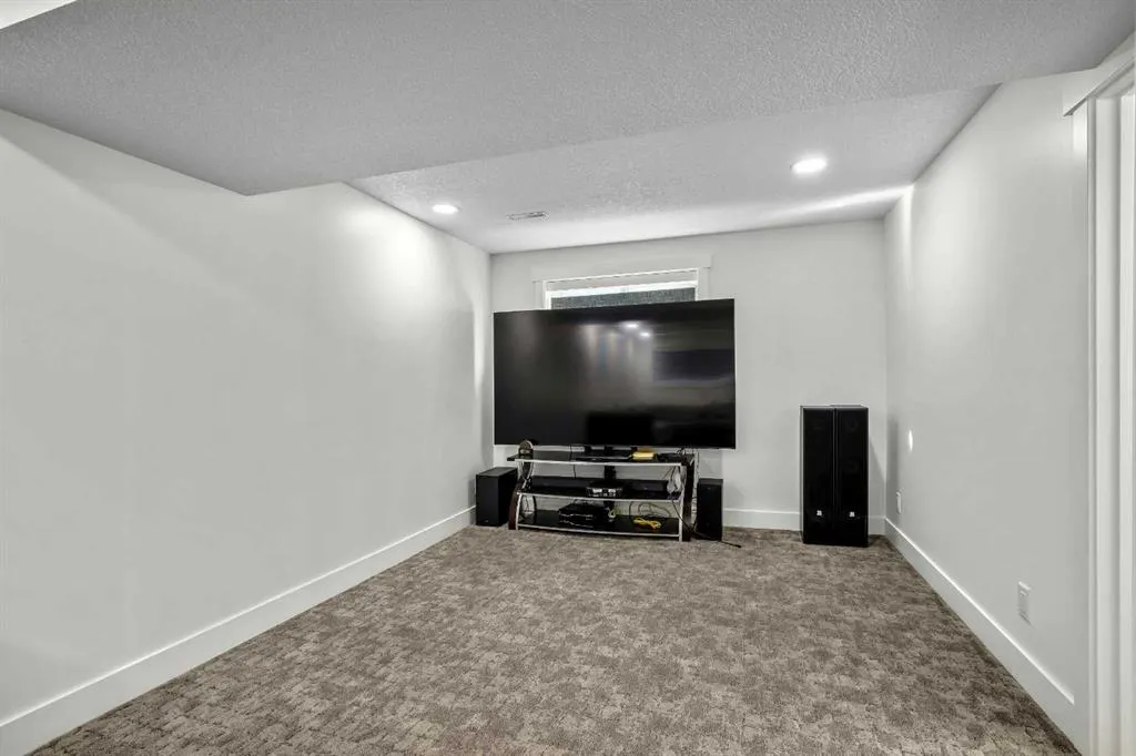 123 Pinemill Way NE