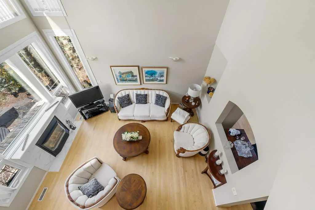 23 Valley Ponds Way NW