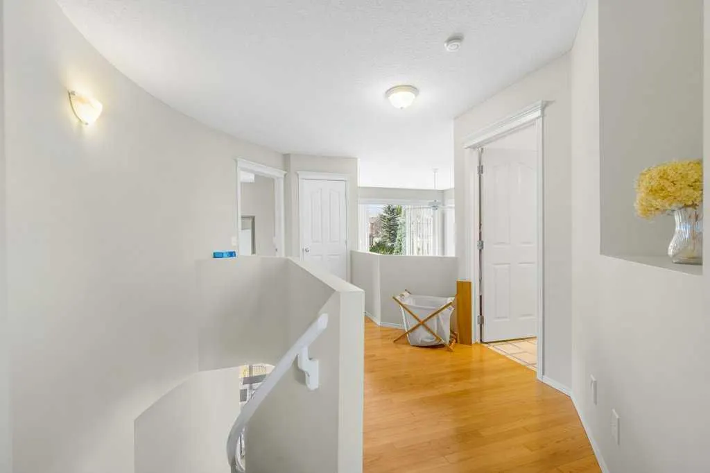 23 Valley Ponds Way NW