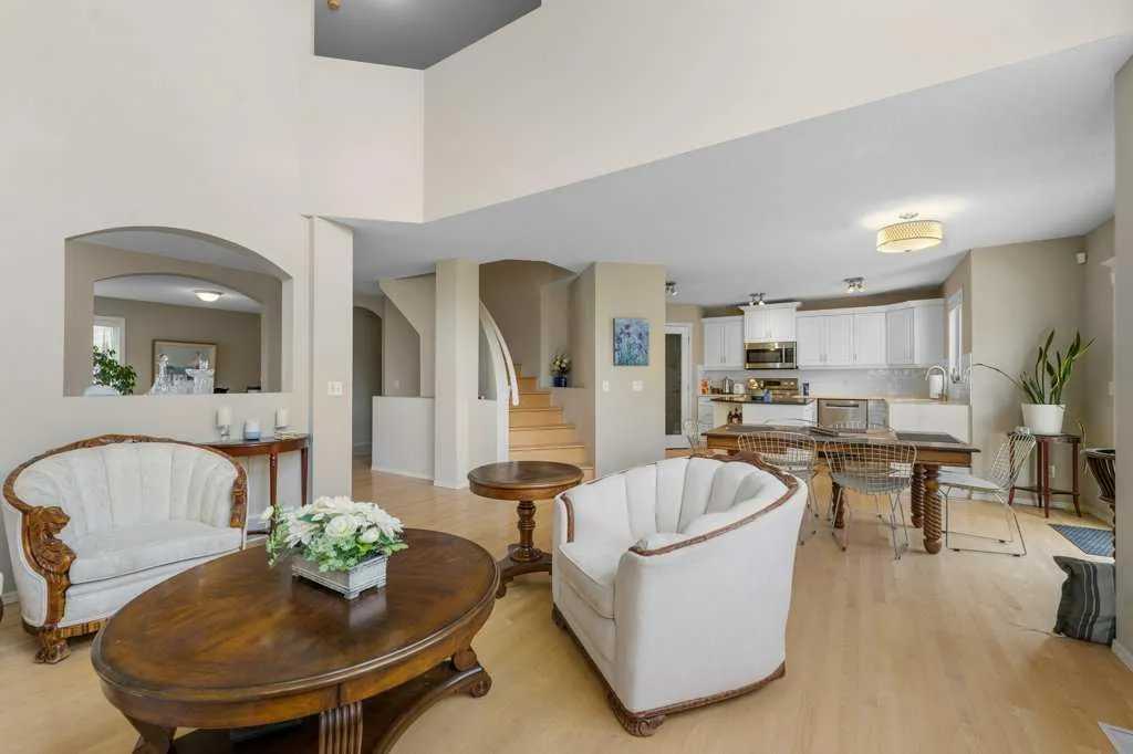 23 Valley Ponds Way NW