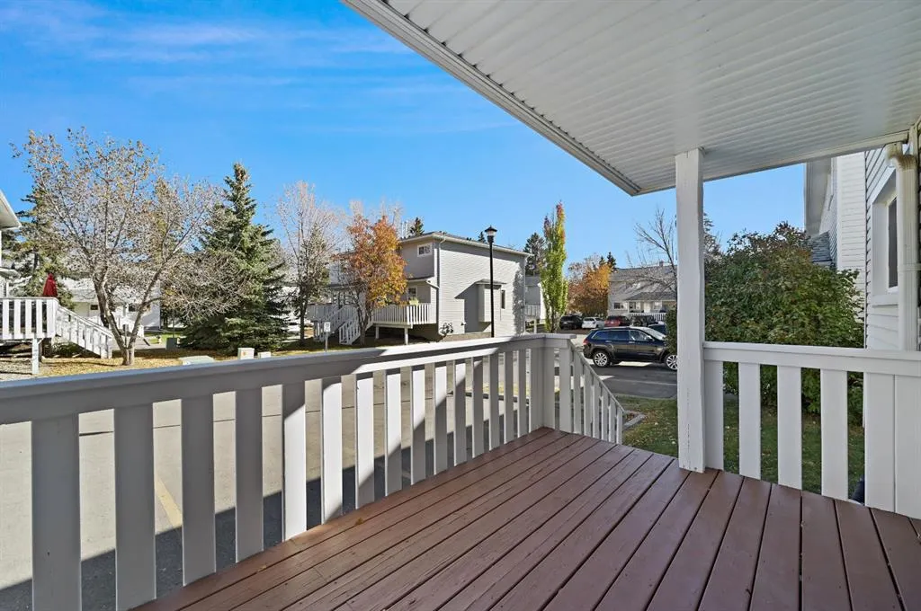 571 Killarney Glen Court SW