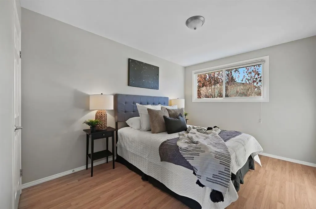 571 Killarney Glen Court SW