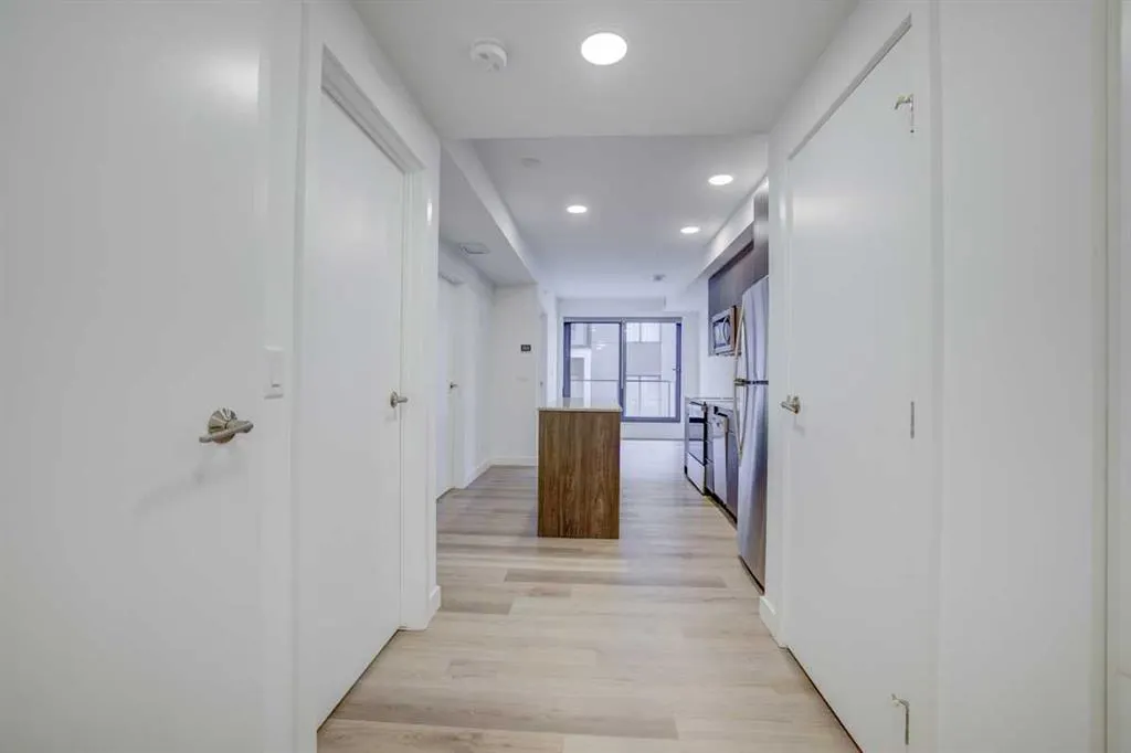 123 4 Street NE, #203