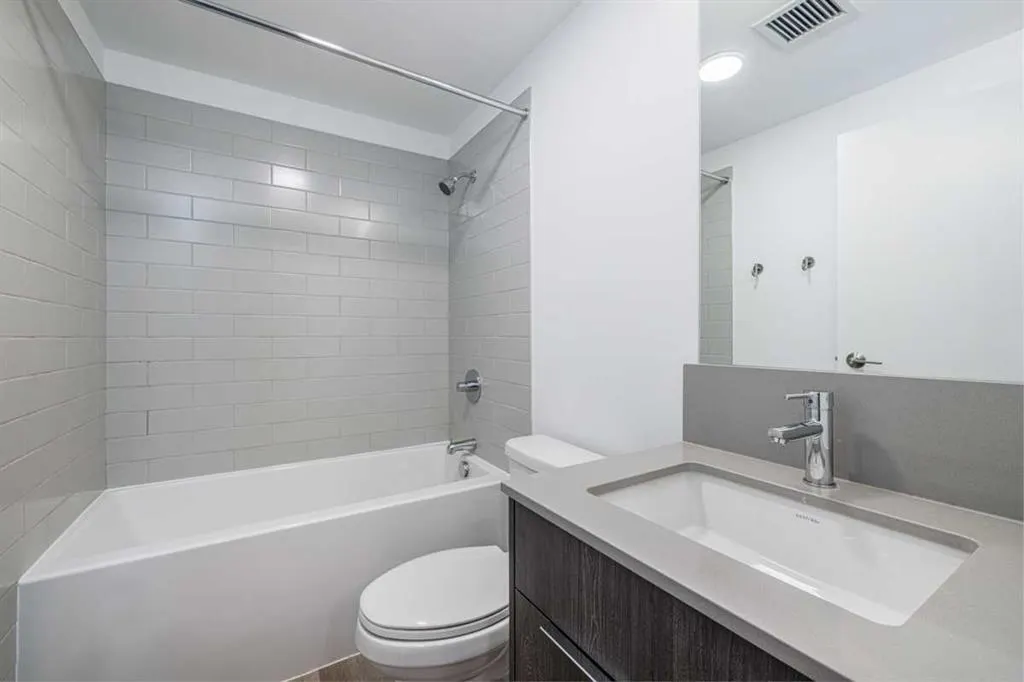 123 4 Street NE, #203