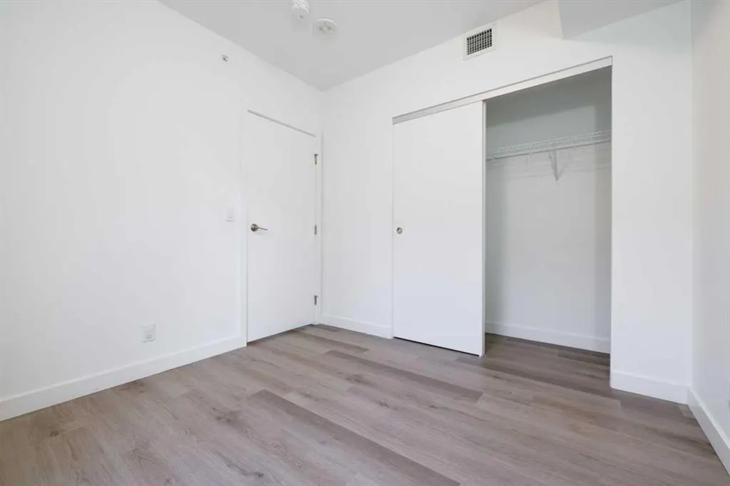 123 4 Street NE, #203