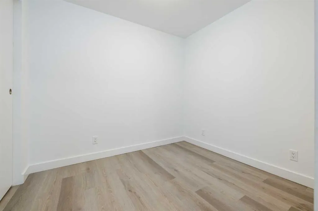 123 4 Street NE, #203
