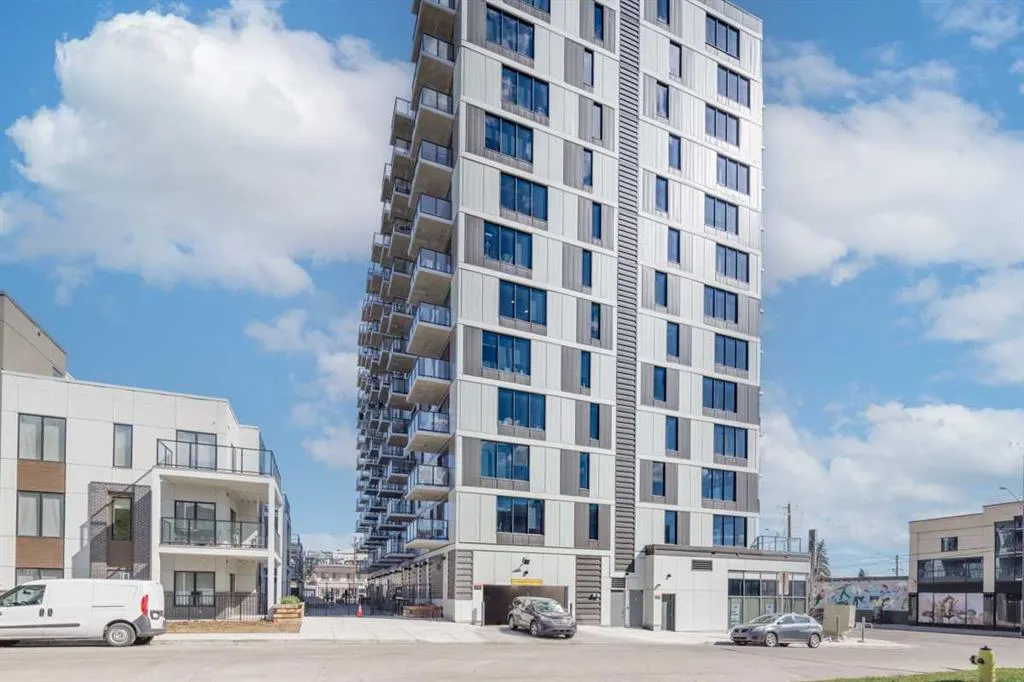 123 4 Street NE, #203