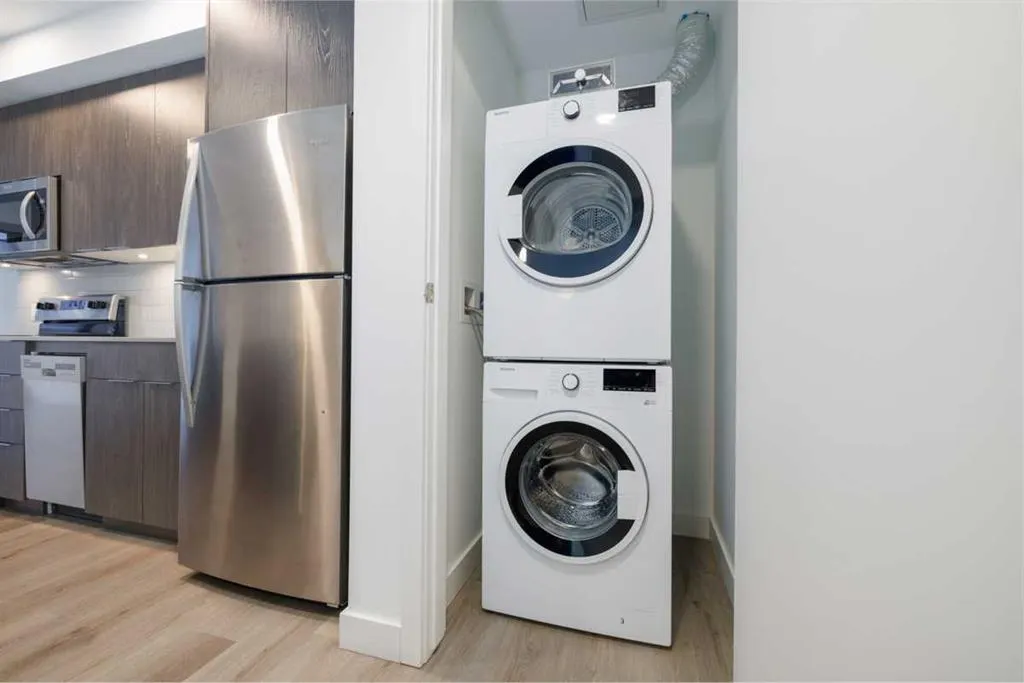 123 4 Street NE, #203