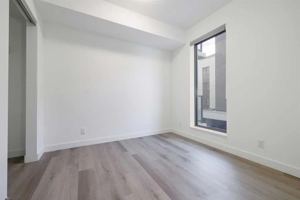 123 4 Street NE, #203