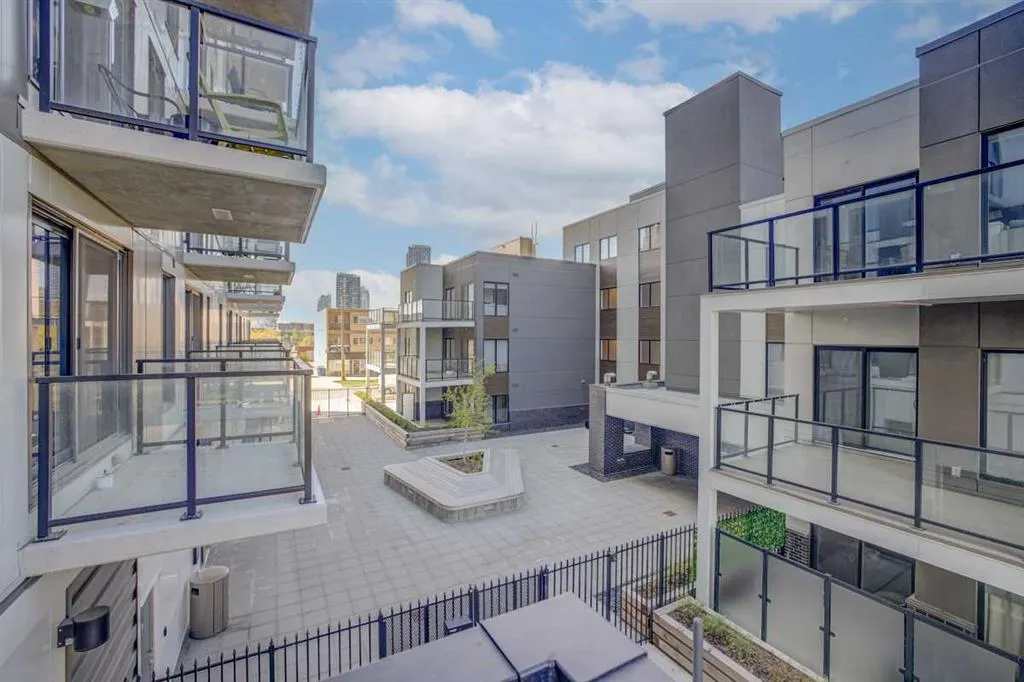 123 4 Street NE, #203