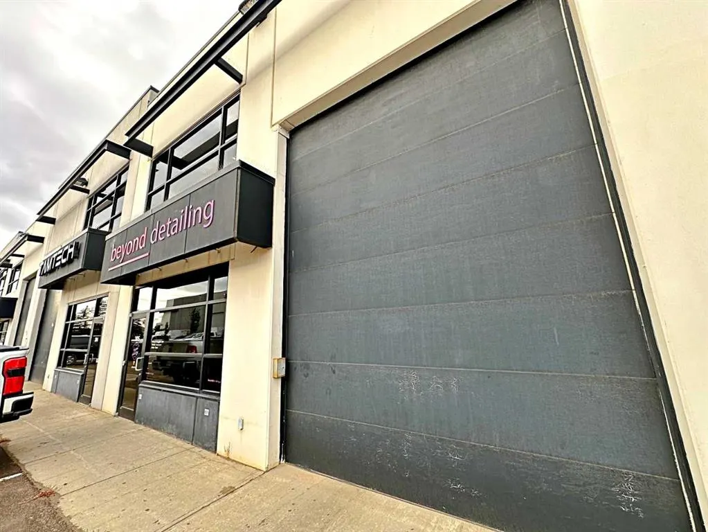 400 MacKenzie Boulevard, #305