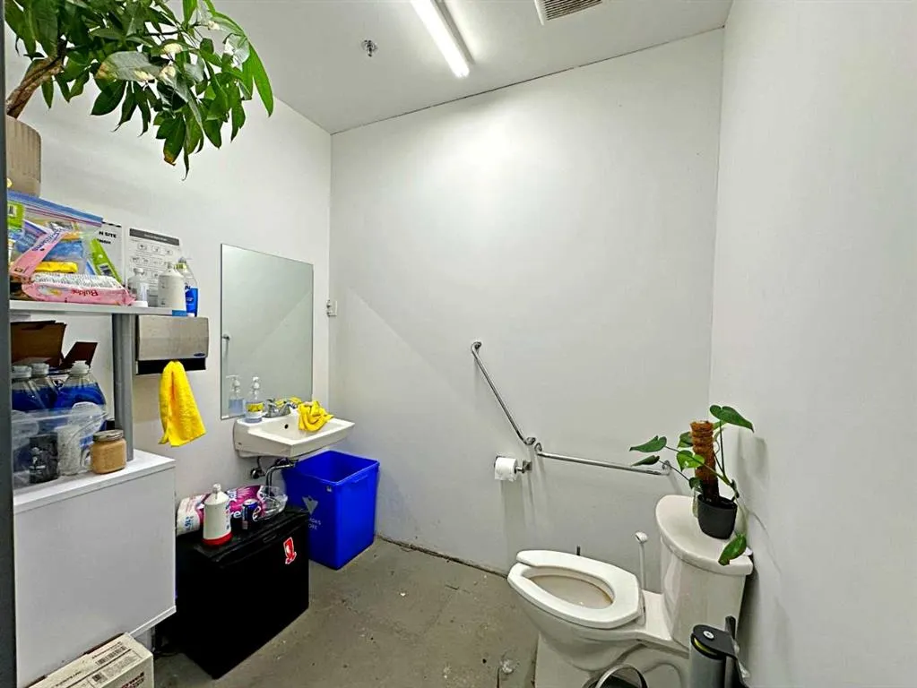 400 MacKenzie Boulevard, #305
