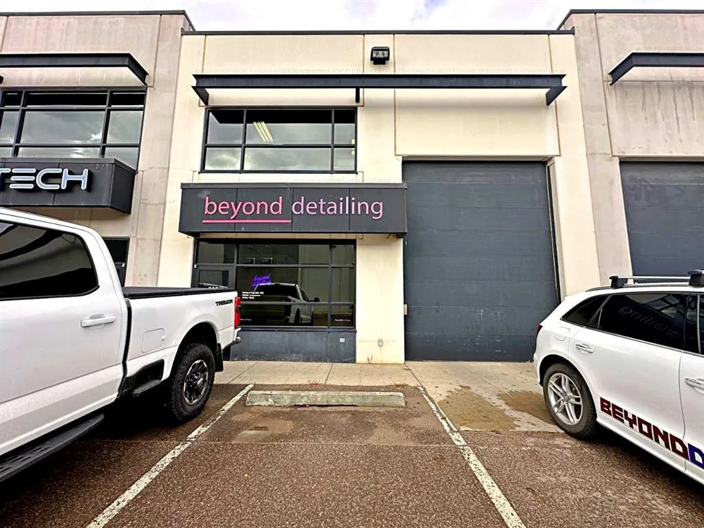 400 MacKenzie Boulevard, #305