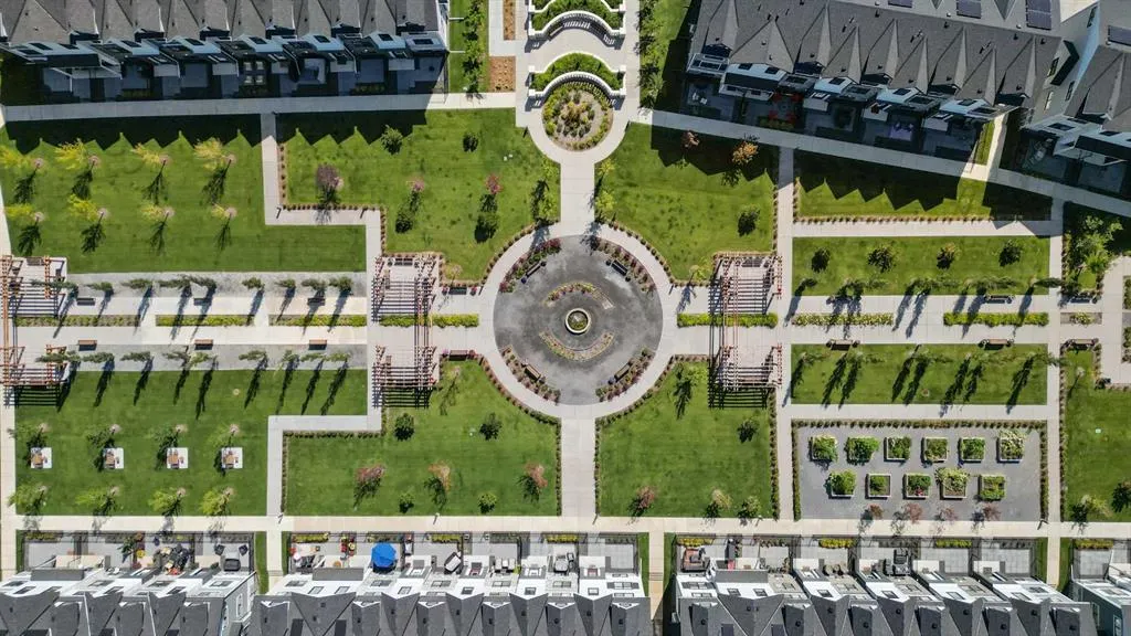 157 Les Jardins Park SE