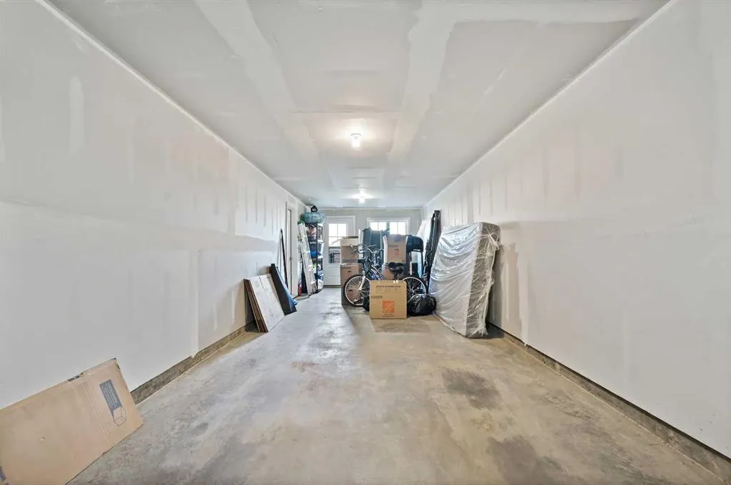 157 Les Jardins Park SE