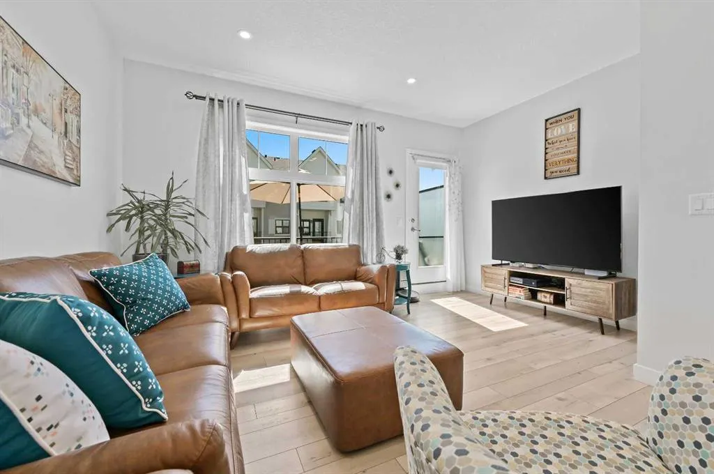 157 Les Jardins Park SE