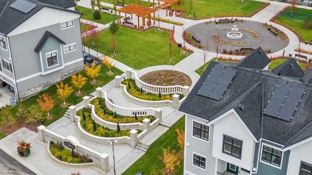 157 Les Jardins Park SE