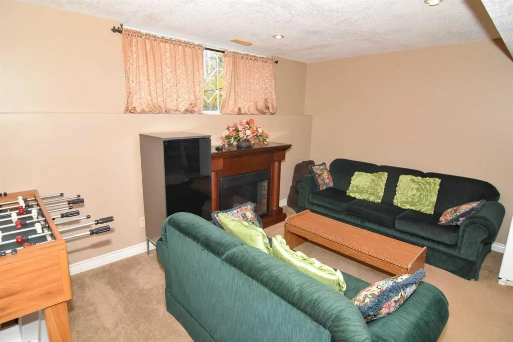 107 Panatella Close NW