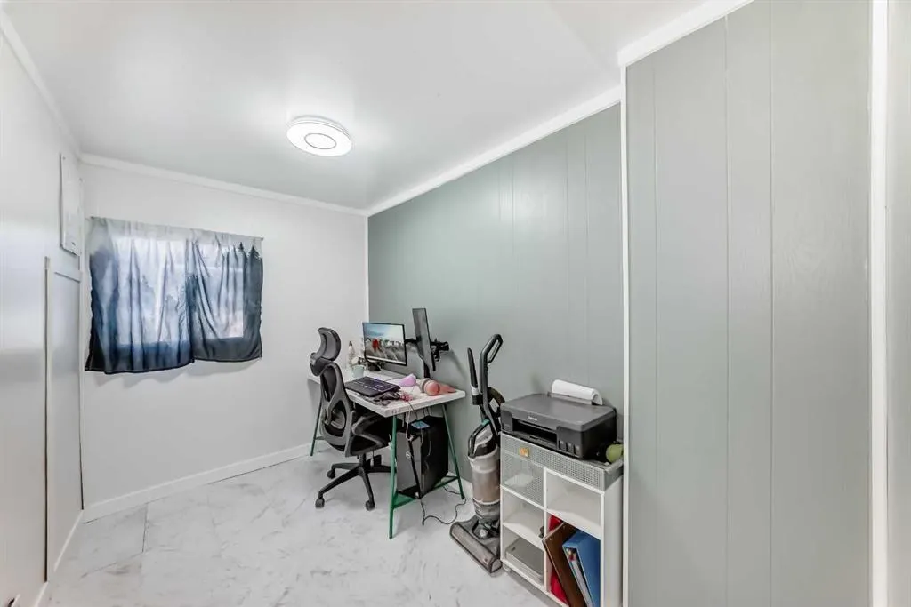 649 Main Street N, #11