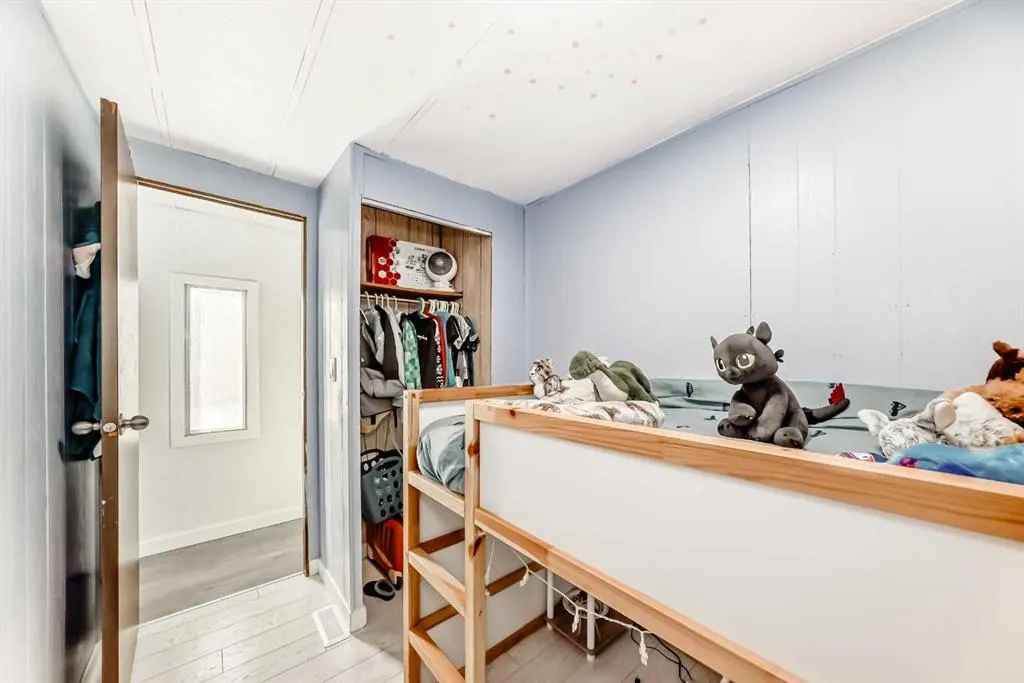 649 Main Street N, #11