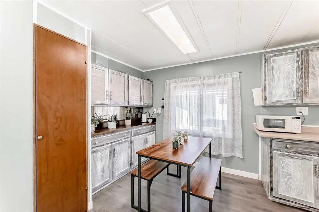 649 Main Street N, #11