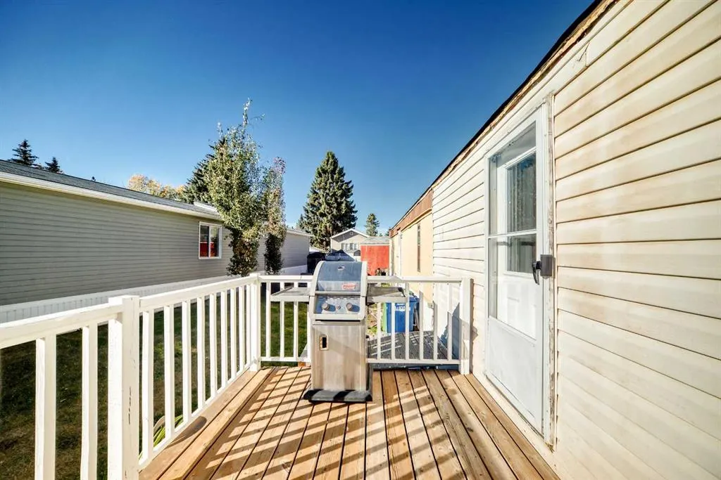 649 Main Street N, #11