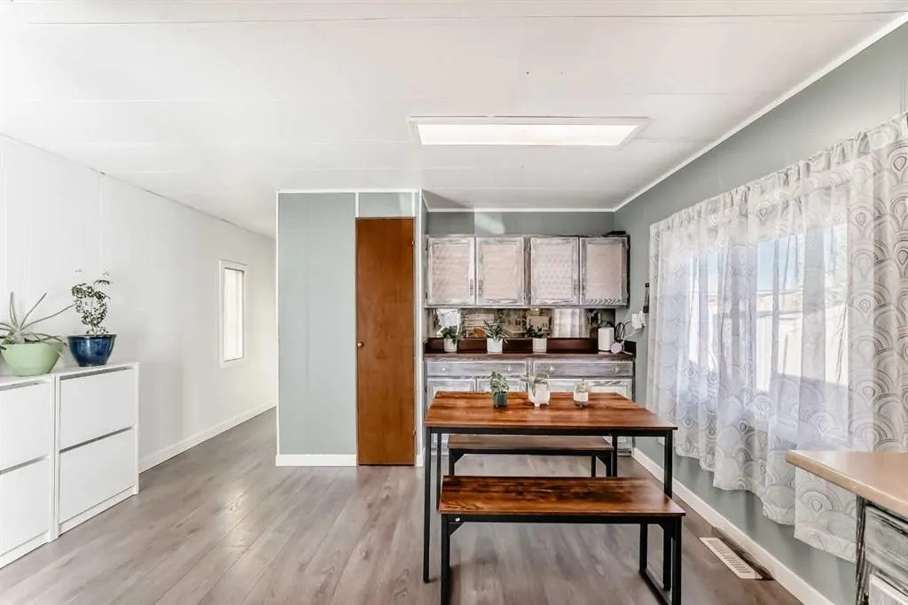 649 Main Street N, #11