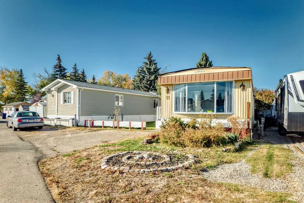 649 Main Street N, #11