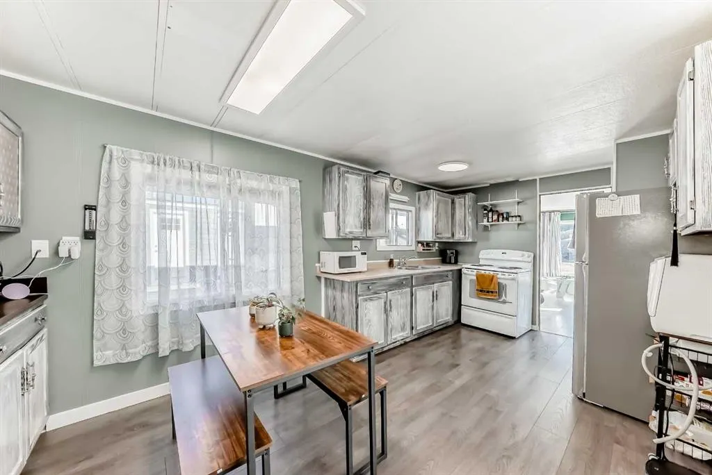 649 Main Street N, #11