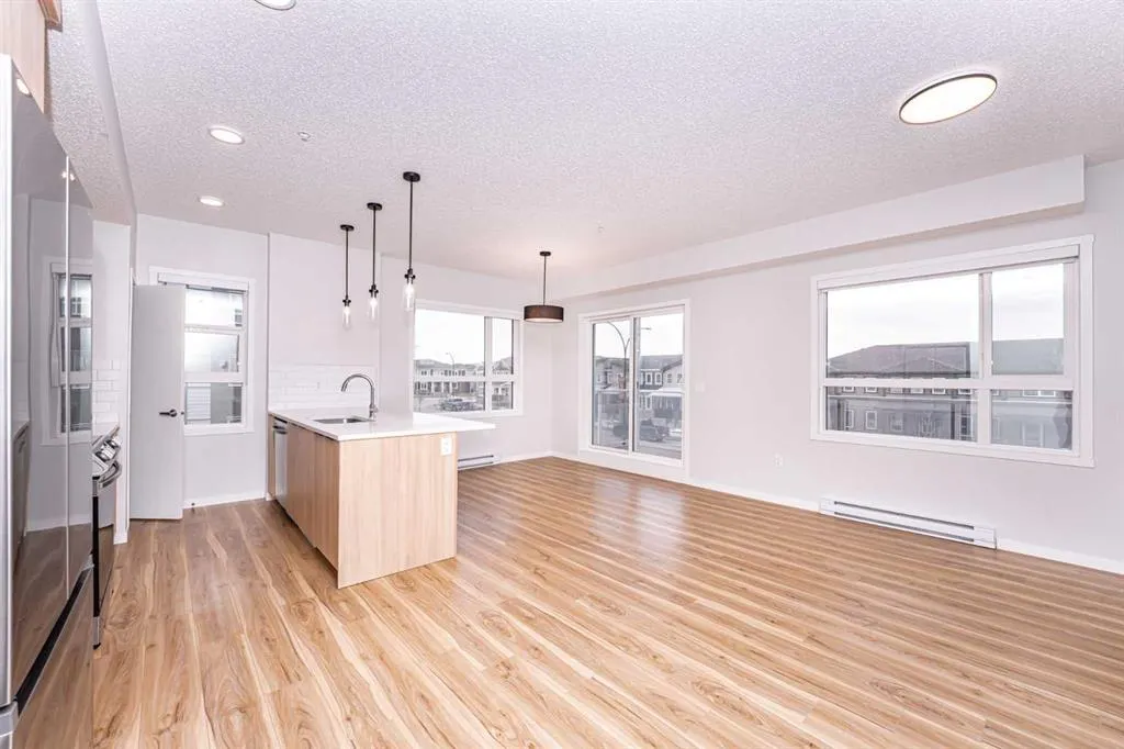 40 Carrington Plaza NW, #215