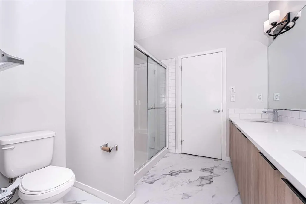 40 Carrington Plaza NW, #215