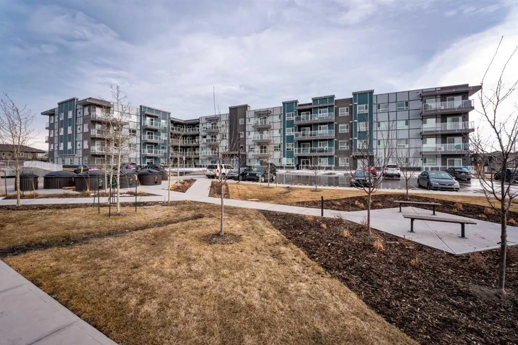 40 Carrington Plaza NW, #215