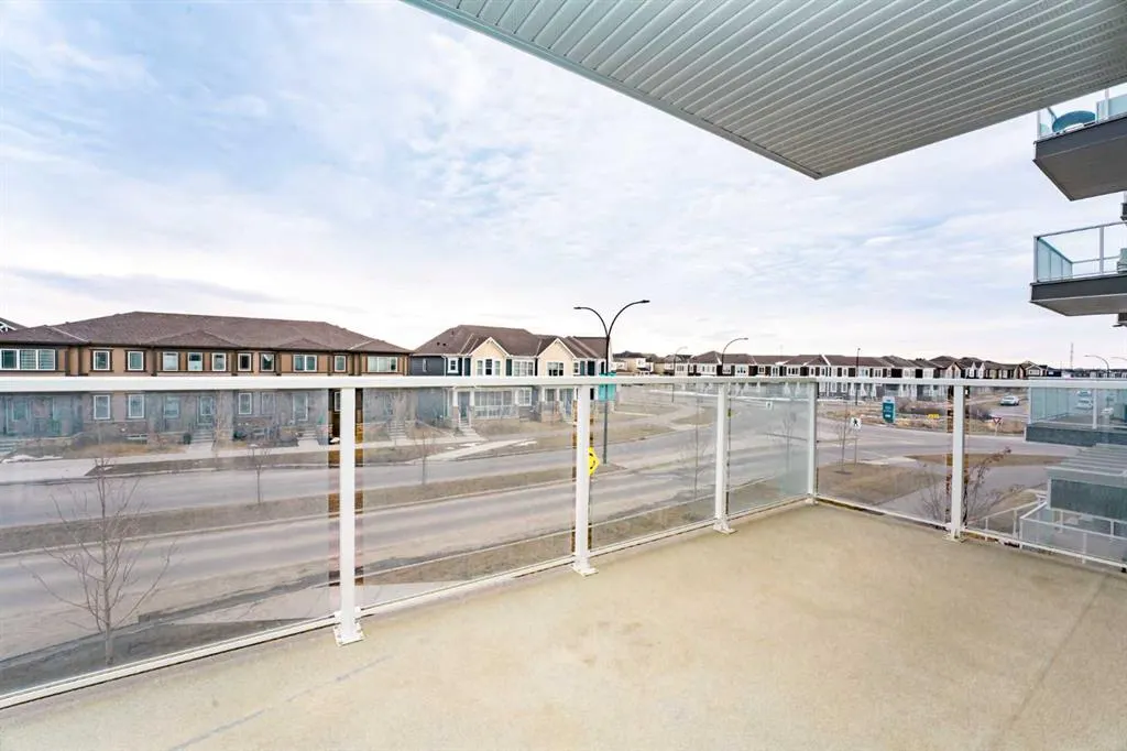 40 Carrington Plaza NW, #215