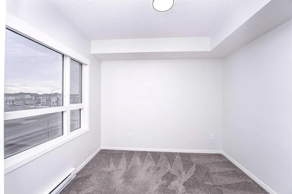 40 Carrington Plaza NW, #215