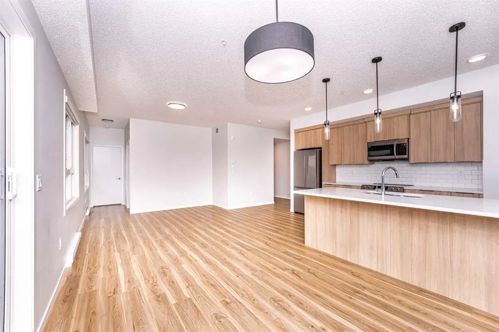40 Carrington Plaza NW, #215