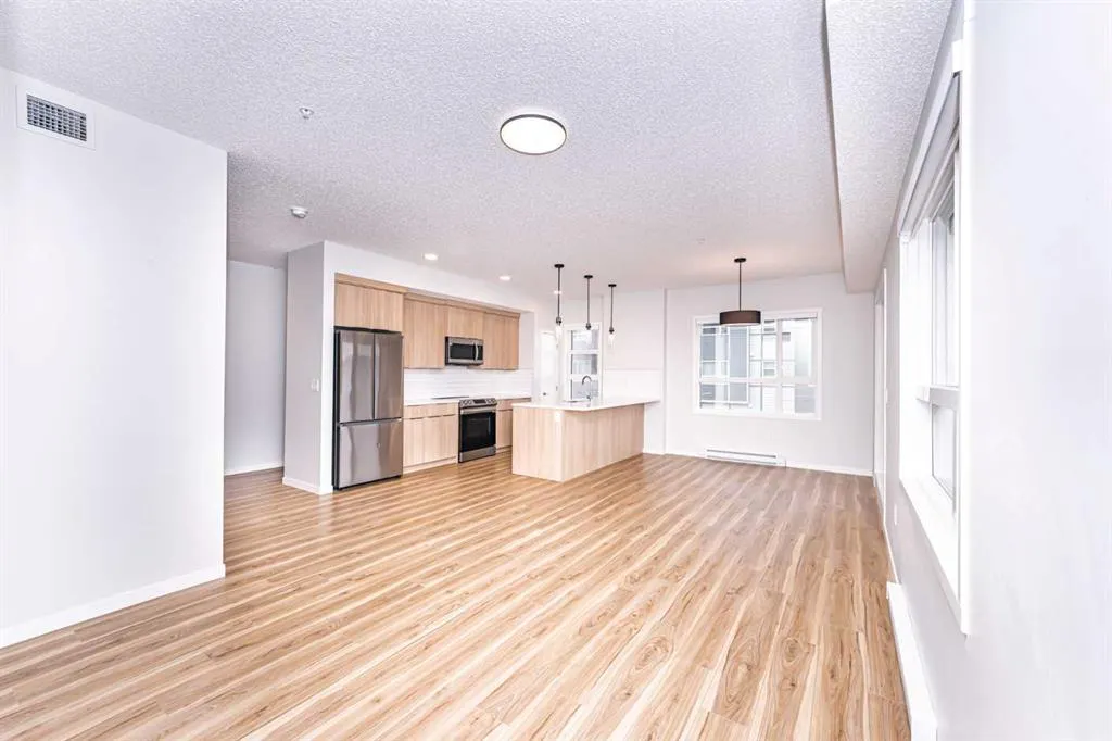 40 Carrington Plaza NW, #215