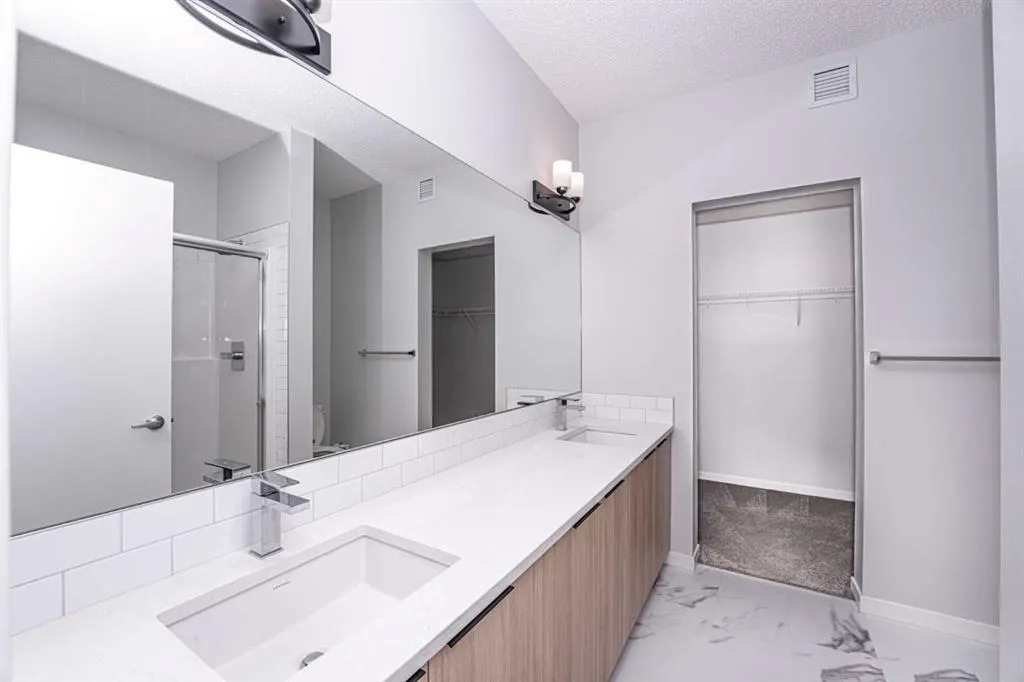 40 Carrington Plaza NW, #215