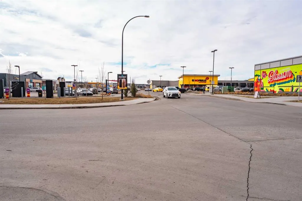 40 Carrington Plaza NW, #215
