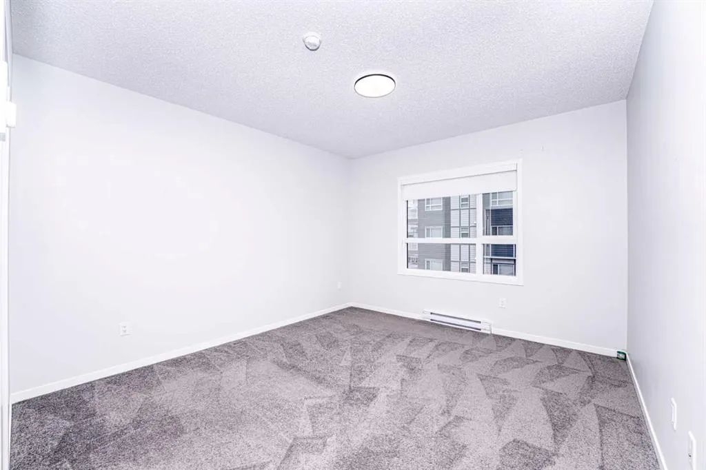 40 Carrington Plaza NW, #215
