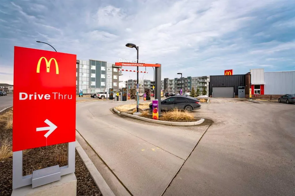 40 Carrington Plaza NW, #215