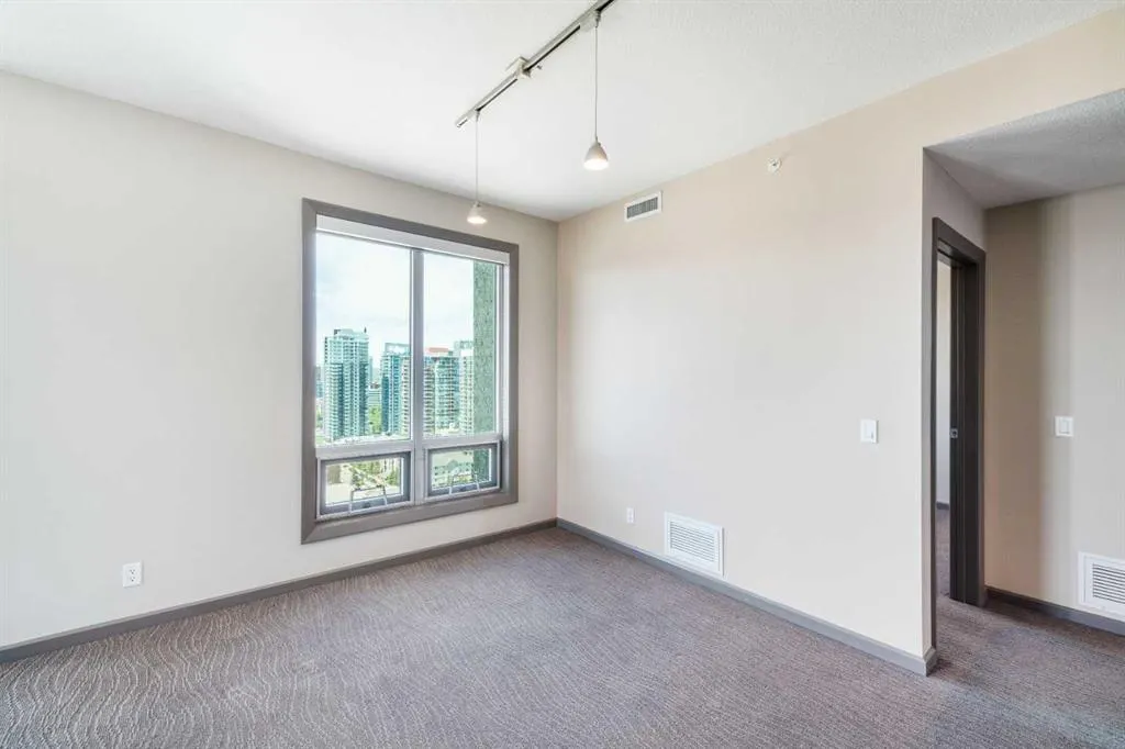 210 15 Avenue SE, #2010