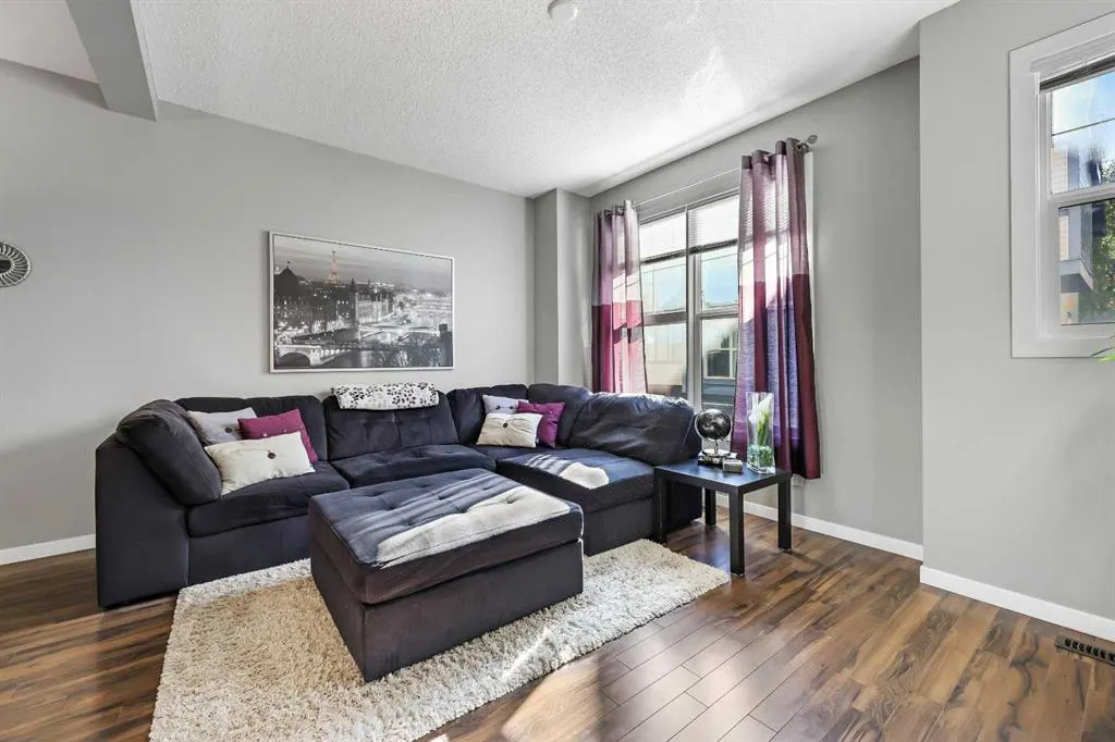 68 New Brighton Point SE