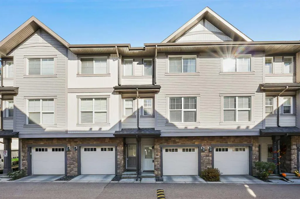 68 New Brighton Point SE