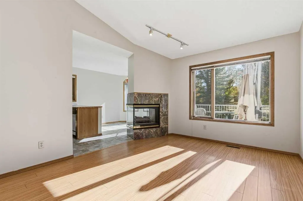 135 Hamptons Park NW