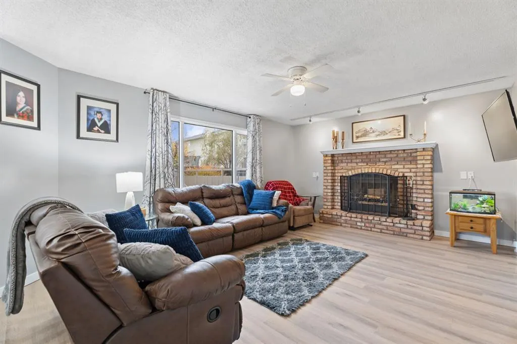9 Hunters Mews
