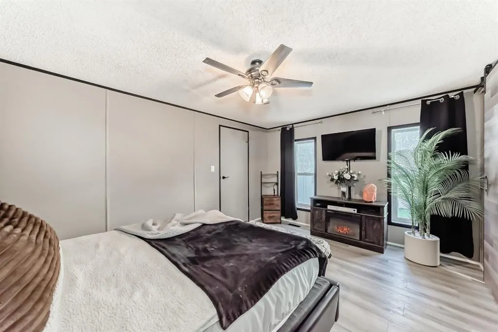 119 Home Bay SE