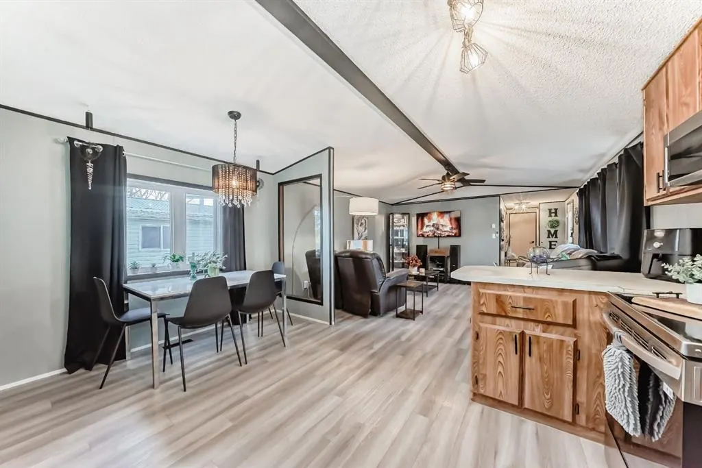 119 Home Bay SE