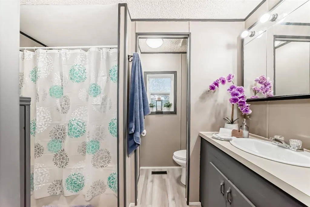 119 Home Bay SE