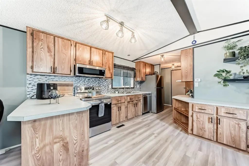 119 Home Bay SE