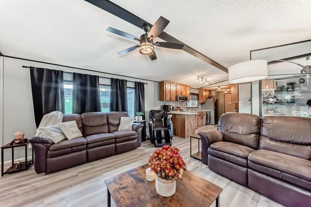 119 Home Bay SE